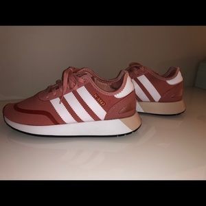 Adidas Sneakers